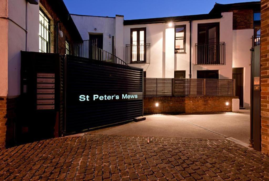 Central Two Bedroom Apartments St Albans By Central Stays Short Lets & Serviced Accommodation With Free Parking Номер фото