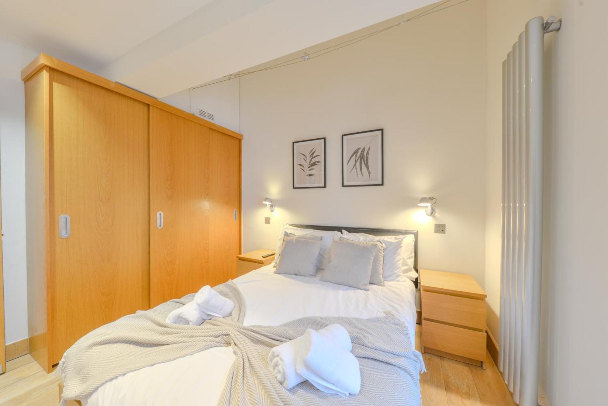 Central Two Bedroom Apartments St Albans By Central Stays Short Lets & Serviced Accommodation With Free Parking Номер фото